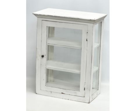 A vintage tabletop medicine cabinet. 45x25x58cm
