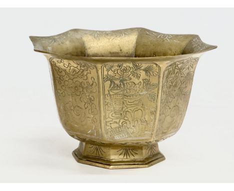 A Late 19th Century Chinese engraved brass jardiniere/planter. 28x17cm