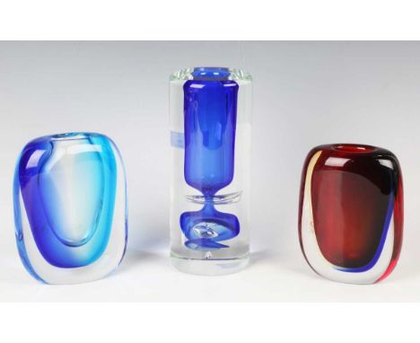 Two Vetreria Artistica Oball Murano sommerso glass vases, early 20th century, both of U-shape, the first with blue and green 