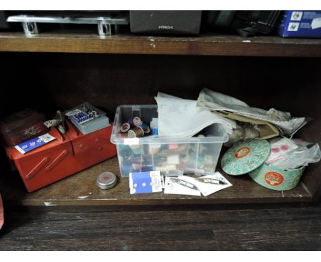 A good quantity of vintage and retro haberdashery including buttons,thread, buckles and more.