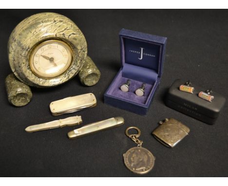 Gentlemens Items - a silver vesta case, Birmingham 1911; French 5 Franc coin two blade pen knife; others mother of pearl; cas