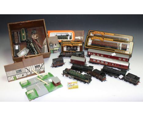 Model Railway - Triang, Hornby, Lima, Mainline, etc, including OO gauge 4-4-0 locomotive and tender, LMS black livery, Rn 690