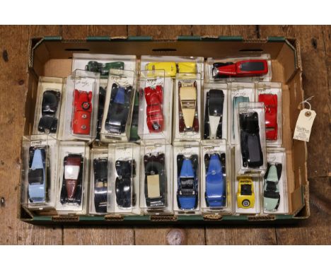 32 Solido Age d or, model cars. Packard Sedan, Delage Coupe, Cadillac Police, Citroen 15 cv, Chrysler Windsor Taxi, Bugatti R