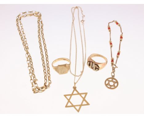 A quantity of 9ct H/M items to include two signet rings, a belcher chain, two star of David pendants etc, together approx 30g
