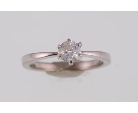 An 18ct white gold H/M diamond single stone ring, the brilliant cut diamond approx weight 0.50ct, approx weight 3.3gms, size 