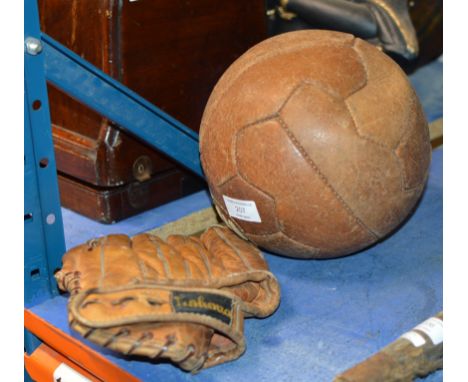 VINTAGE FOOTBALL &amp; BASEBALL MIT     