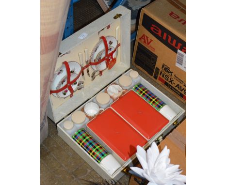 VINTAGE PICNIC SET     