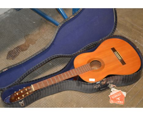 VINTAGE YAMAHA G-50A ACOUSTIC GUITAR WITH CARRY CASE     