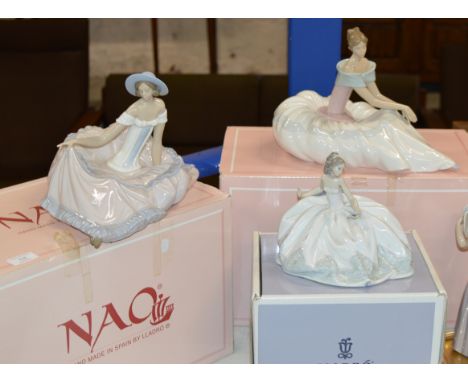 LARGE LLADRO FIGURINE WITH BOX &amp; 2 LARGE NAO FIGURINES WITH BOXES     