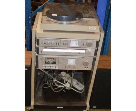VINTAGE AKAI STEREO SYSTEM WITH TWIN SPEAKERS     