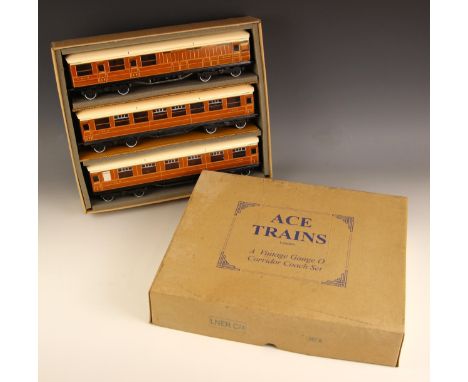 A set of three ACE Trains 0 gauge C/4 (LNER) coaches, numbered 62659, 1865 and 689, each 37cm long, each with separate 'Flyin