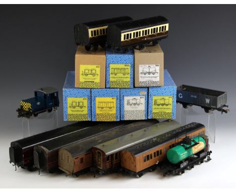 An ETS 'O' gauge electrically powered model railway diesel shunting locomotive in British Rail livery, 14cm long (untested), 