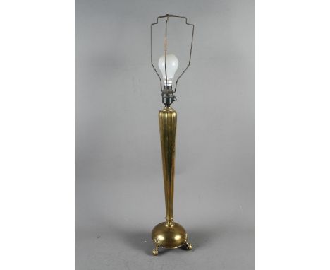 An early 20th century brass table lamp, 21" high 