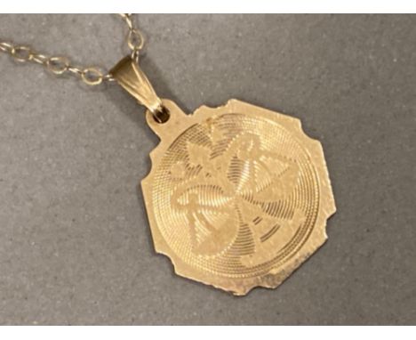 9ct yellow gold round pendant Egyptian scales “weight of heart against feather of Maat” goddess of truth &amp; justice, on 40