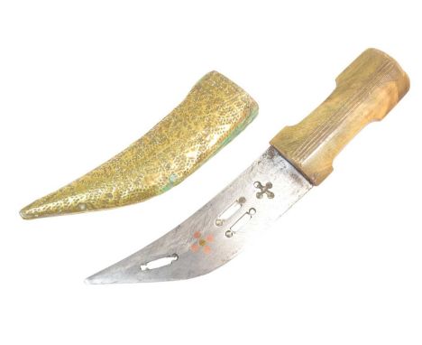 A 19th Century Middle Eastern / Syrian Jambiya dagger. Horn constructed blade with central incisions, curved blade with pierc