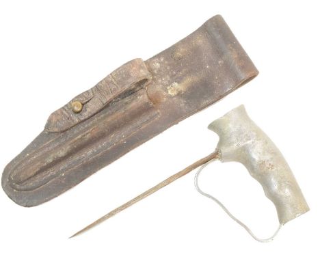 A WWI First World War trench fighting Robbins Dudley push dagger with an alloy knuckle hilt and steel finger bow guard. Doubl