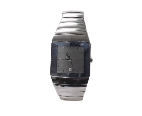 Rado Diastar ceramic unisex bracelet watch, case ref. 1520332.3, grey dial with centre seconds and date aperture, quartz, 29m