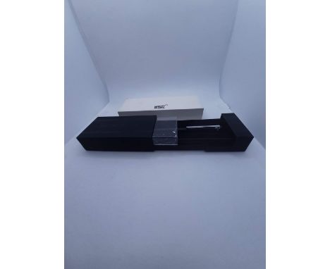 NEW MONT BLANC ROLLER PEN. SATIN BLACK. ORIGINAL PACKAGING. IT IS NECESSARY TO REPLACE THE CARTRIDGE BECAUSE IT IS NEVER USED
