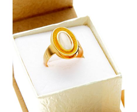 Yellow gold ring with moonstone, Manufacture: Italian, Metal: 750/1000 yellow gold, Weight: 6.6 grams, Ring size: 21/61, Gem 