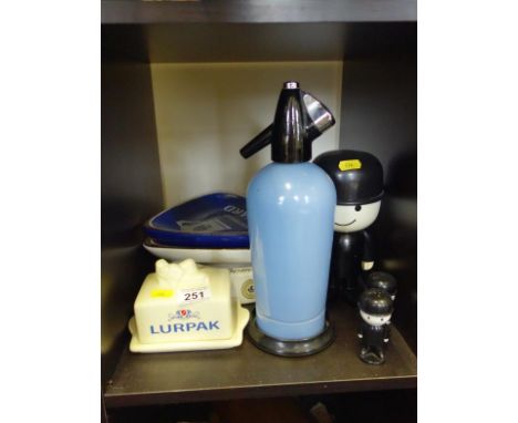 Amount of collectables Kitchenalia, including Wade Ashtrays, and Hompride Figures, 
