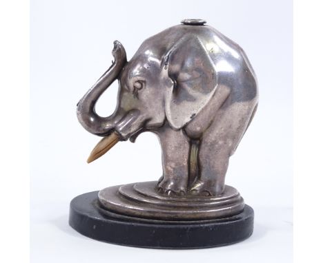 An Art Deco electroplate elephant design table lighter, no visible factory marks, height 10.5cm 