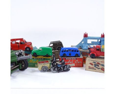 Group of Vintage toys, mainly boxed, including Eebee Toys Tower Bridge (9) 