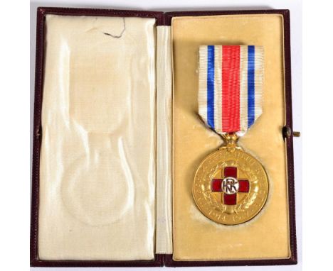 Montenegro Red Cross Society, Voluntary War Service Medal, 1914-1917, gilt and enamel, original case of issue Medal and case 