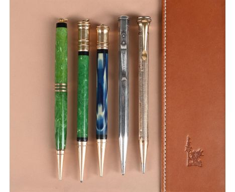 FIVE PROPELLING PENCILS To include: a Parker, Duofold, two green marbled and gilt metal propelling pencils, with suspension l