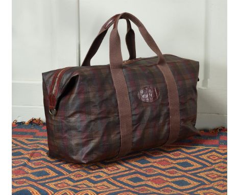 A MULBERRY ICONIC CHECK CLIPPER SCOTCH GRAIN HOLDALL approximately 55 x 30cm   Condition Report:  Scotchgrain material has pu