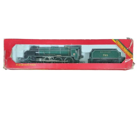 Boxed Hornby R.154 S.R "00" Gauge Sir Dinadan Locomotive & Tender 