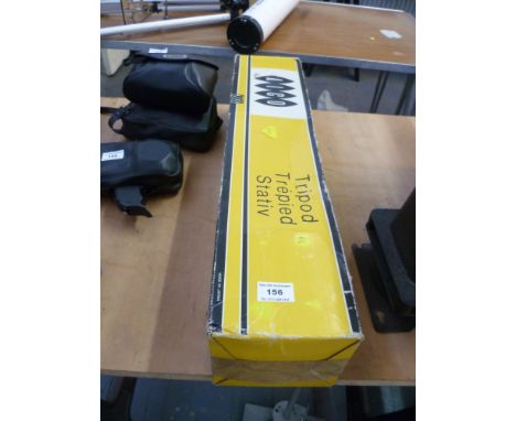 BOXED AICO TRIPOD