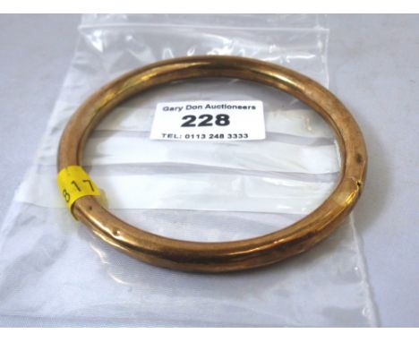 9K GOLD BANGLE W: 15.4G