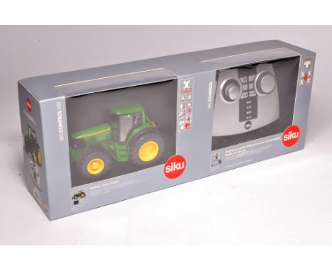 Siku Control 1/32 farm model issue comprising 6753 John Deere 6920 S Tractor with infrared remote control. Excellent and secu