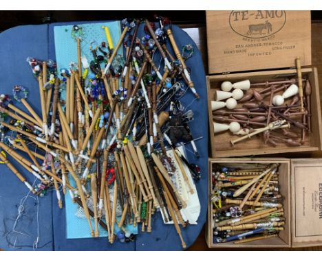 A large collection of vintage lace bobbins (C)