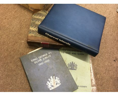 A Collection of vintage books including Browns Chancey report, two albums of first day covers etc. Postage category B. NO RES