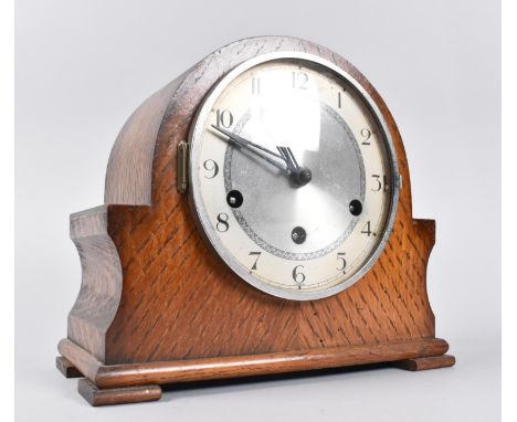 A Mid 20th Century Oak Cased Westminster Chime Mantel Clock, 24cms Wide