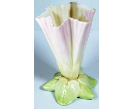 ROYAL WORCESTER POSY VASE. Small lily posy vase H: 11 cm