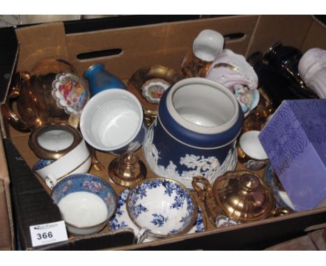 Tray of assorted china to include: various cabinet cups and saucers; Continental teaware; Wedgwood; trinket box and cover in 