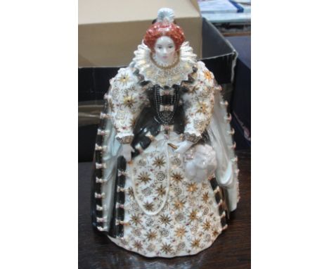 Royal Worcester Queen Elizabeth I fine bone china figurine, limited hand numbered edition of 4500, this number: 2124, with ce