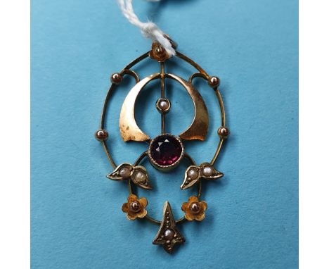 An Art Nouveau 9ct gold seed pearl and garnet pendant, 2g (all in), 4 cmReport by JSStamped 9ct verso, overall condition good