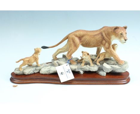 Border Fine Art African lioness and cubs, limited edition 1/750, 43 cm x 20 cm 