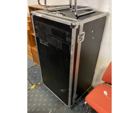 LARGE BLACK TRUNK WITH WHEEL