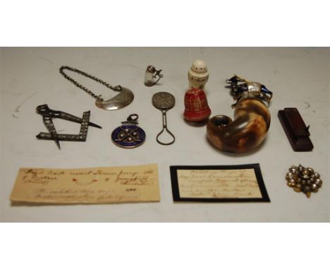 Assorted costume jewellery, a horn snuff mull, an enamel set golfing medal, late Regency silver collar, etc