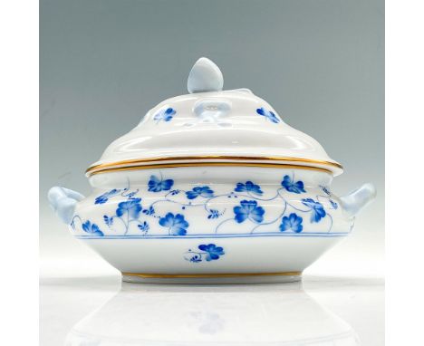 Miniature porcelain tureen with hand-painted blue clover designs, flower-shaped finial, and gold-gilded edges. Herend Hungary
