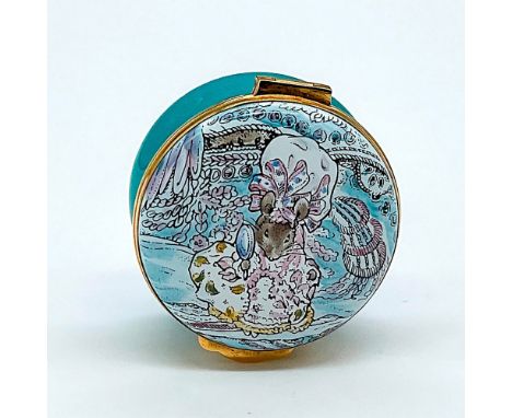 Hand painted collector's item featuring Mrs. Rabbit from The Tale of Peter Rabbit on the lid. A pinned note which reads No mo