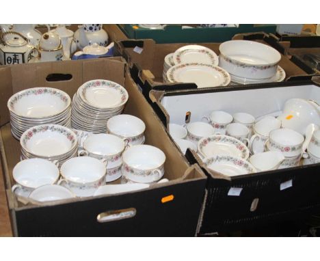A Paragon Belinda pattern part tea, coffee and dinner service 