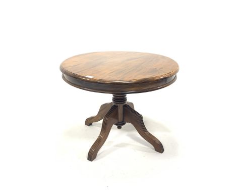 20th century mahogany pedestal lamp table, circular top raised on four reeded supports, D74cm - Condition Report 