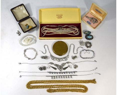 Mixed vintage and later jewellery items including paste set necklaces, statement scroll blue and white paste brooch, gilt met