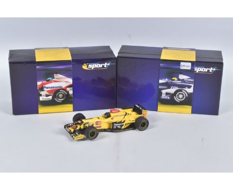 TWO BOXED SCALEXTRIC SPORT FORMULA 1 RACING CARS, 1/32 scale, Williams F1 BMW FW23 RN No.5, No.C2334, has some very minor dam