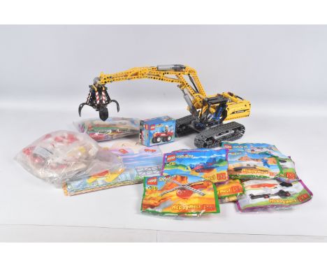 A BOX OF BUILT AND COLLECTABLE LEGO, to include a built Lego Technic Excavator 42006, unknown if missing parts, no instructio